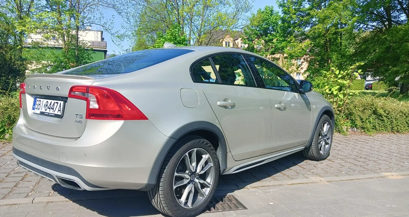 Volvo S60 cena 72900 przebieg: 117250, rok produkcji 2018 z Brzostek małe 121